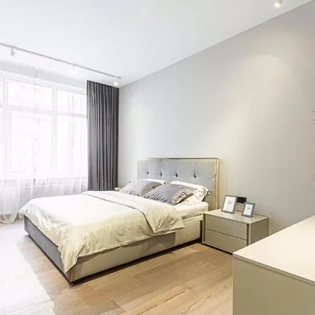 Luxury Apartments Near The Sea דירה *
